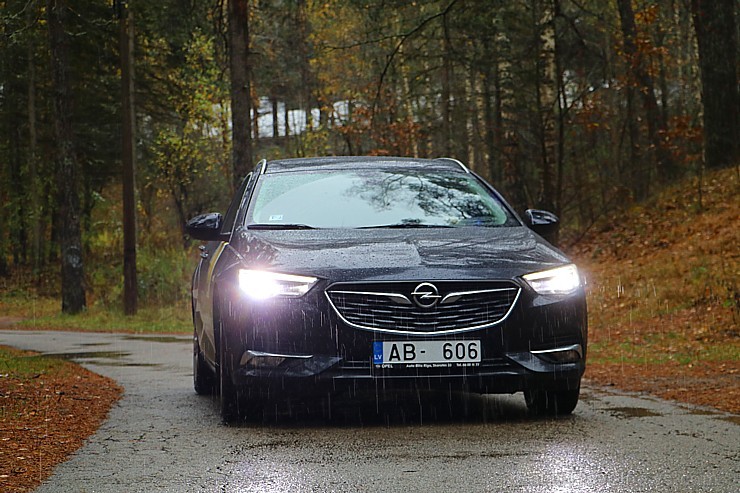 Travelnews.lv apceļo rudenīgo Latviju ar jauno, ekonomisko un ietilpīgo Opel Insignia Sport Tourer 210015