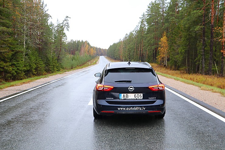 Travelnews.lv apceļo rudenīgo Latviju ar jauno, ekonomisko un ietilpīgo Opel Insignia Sport Tourer 210017
