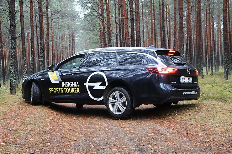 Travelnews.lv apceļo rudenīgo Latviju ar jauno, ekonomisko un ietilpīgo Opel Insignia Sport Tourer 210044