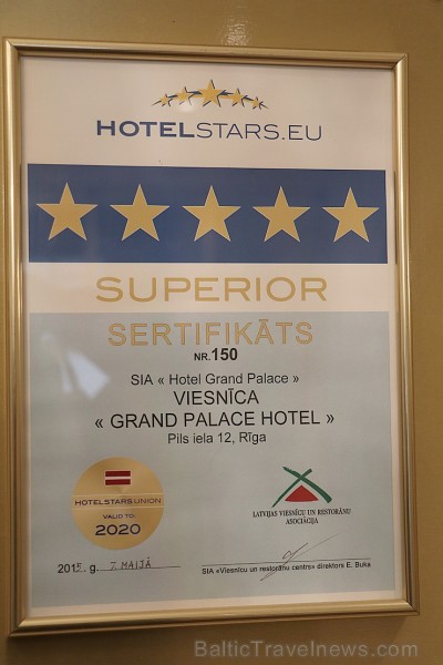 Vecrigas 5 zvaigžņu viesnīcas «Grand Palace Hotel» šefpavārs Roberts Slaidiņš ieskicē jauno ēdienkarti 210314