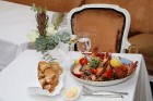 Vecrigas 5 zvaigžņu viesnīcas «Grand Palace Hotel» šefpavārs Roberts Slaidiņš ieskicē jauno ēdienkarti 1