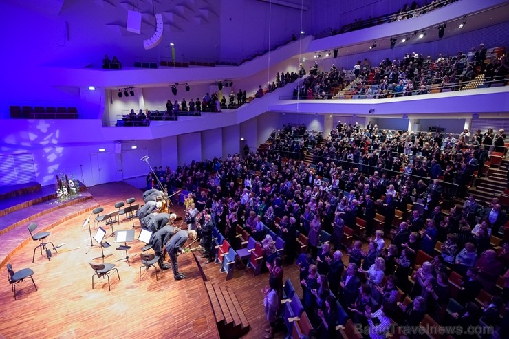Divu gadu jubileju svin jaunākā no Latvijas reģionālajām koncertzālēm - Liepājas «Lielais Dzintars» 210647