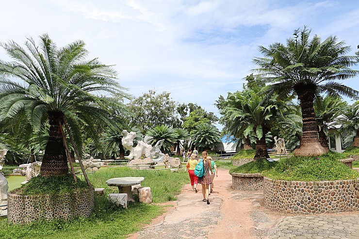 Travelnews.lv kopā ar «365 brīvdienas» un «Turkish Airlines» apmeklē Pataijas akmens parku un krokodilu fermu 210840