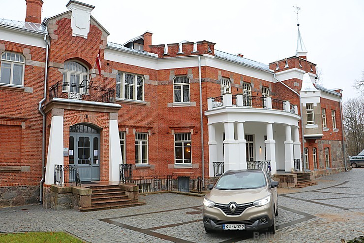Travelnews.lv dodas uz Lūznavas muižu Latgalē ar jauno krosoveru Renault Kadjar dCi 130 4x4 210909