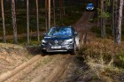 Renault krosoveri dodas Latvijas mežu ceļos. Foto: Gints Ivuškāns 11