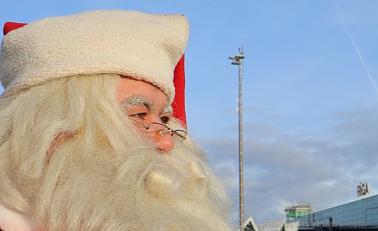 Ar somu lidsabiedsabiedrības «Finnair» lidmašīnu 5.12.2017 Rīgā ielido Ziemassvētku vecītis no Lapzemes 212287