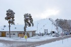Ventspils «Lemberga hūtē» bauda sniegu, bet gaida salu, lai tas varētu noturēties 25