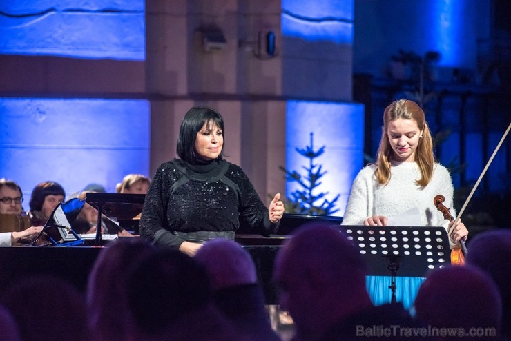 Rīgā izskan tradicionālais Ineses Galantes Ziemassvētku koncerts 213432