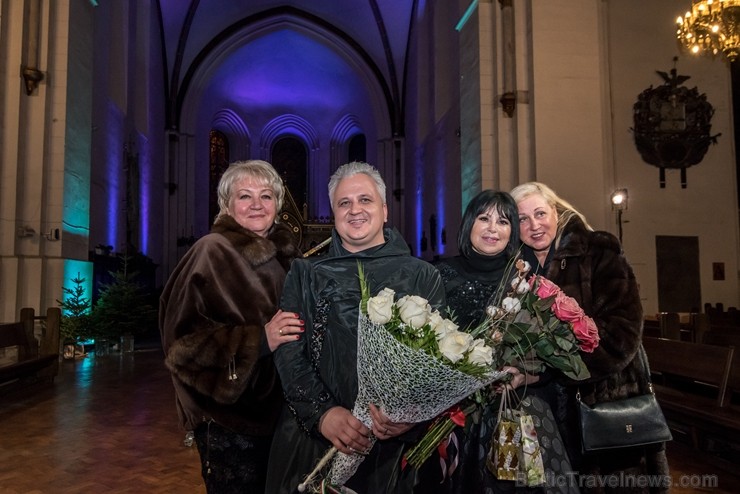 Rīgā izskan tradicionālais Ineses Galantes Ziemassvētku koncerts 213437