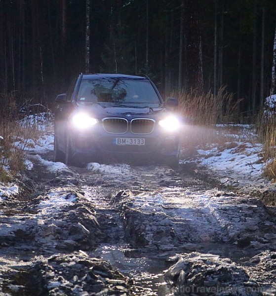Travelnews.lv dodas pēc Ziemassvētku eglītes mežā ar jauno BMW X3 xDrive20d 213629