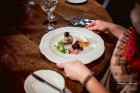 Rīgas restorānā  «Kolonāde. Mūsu stāsti» skaisti sagaida Jauno gadu 9