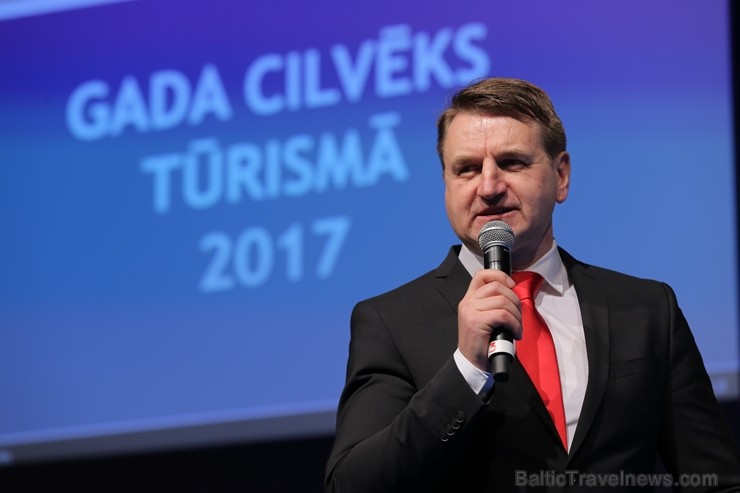 «GADA CILVĒKS TŪRISMĀ 2017» balvas dibinātājs, un Baltictravelnews.com direktors Aivars Mackevičs 215475