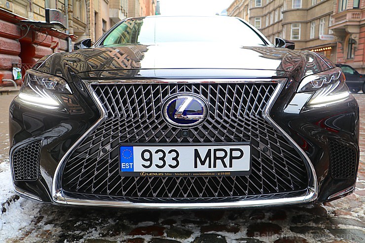 Travelnews.lv apceļo Latviju ar luksus klases vāģi «Lexus LS 500h» 217214