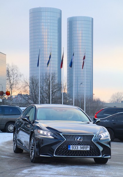 Travelnews.lv apceļo Latviju ar luksus klases vāģi «Lexus LS 500h» 217217