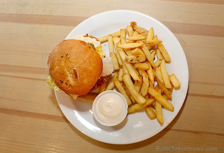 Travelnews.lv apmeklē un izgaršo Rīgas burgernīcu «Street Burgers» Blaumaņa ielā 218103