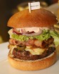 Travelnews.lv apmeklē un izgaršo Rīgas burgernīcu «Street Burgers» Blaumaņa ielā 2