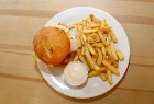 Travelnews.lv apmeklē un izgaršo Rīgas burgernīcu «Street Burgers» Blaumaņa ielā 6