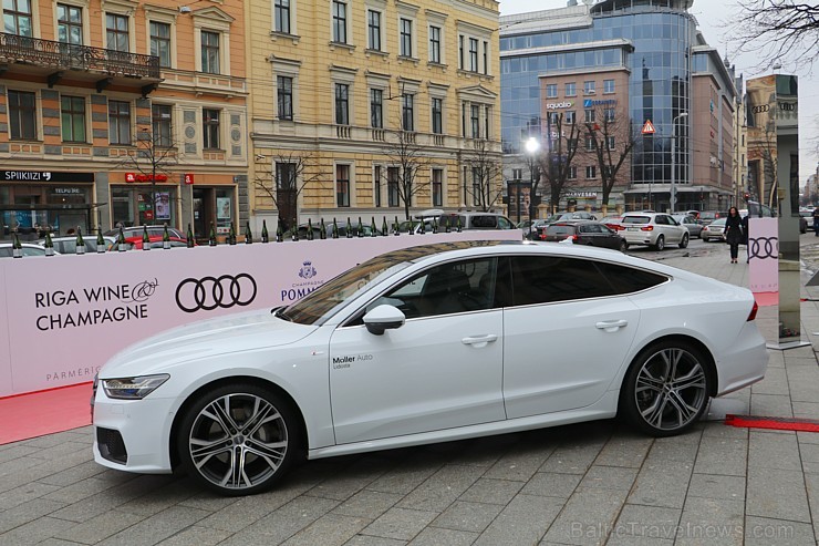 Latvijas Nacionālais mākslas muzejā jaunais «Audi A7 Sportback» prezentējas ar labāko šampanieti 218577