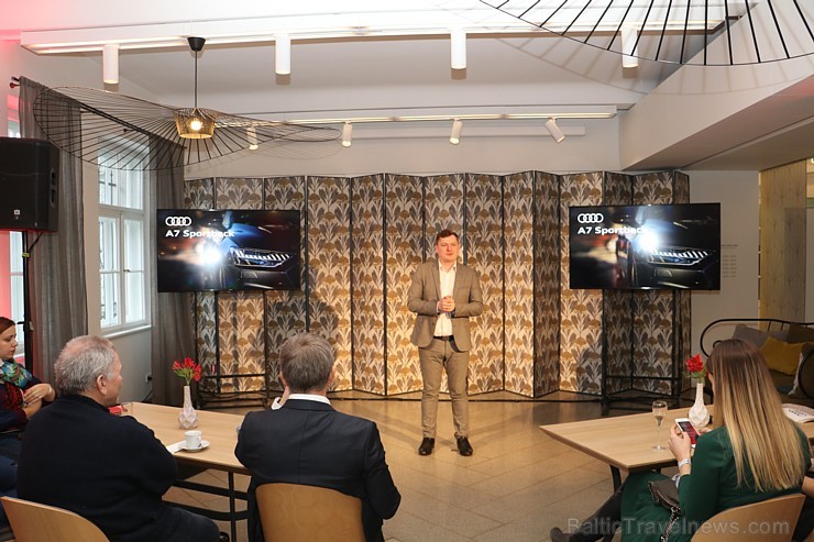 Latvijas Nacionālais mākslas muzejā jaunais «Audi A7 Sportback» prezentējas ar labāko šampānieti 218619