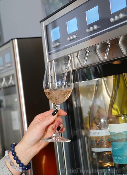 Travelnews.lv apmeklē restorānu - vīna bāru «Easy Wine» starptautiskajā lidostā «Rīga» 219781