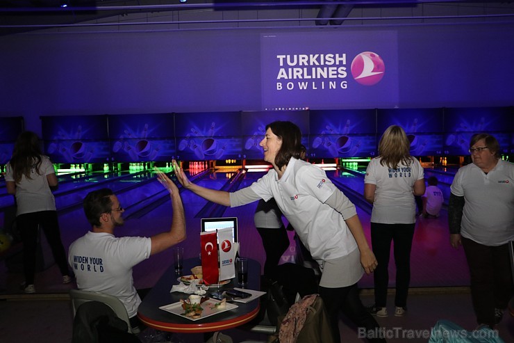 Lidsabiedrība «Turkish Airlines» rīko Latvijas tūrisma firmām divu dienu boulinga turnīru 221605