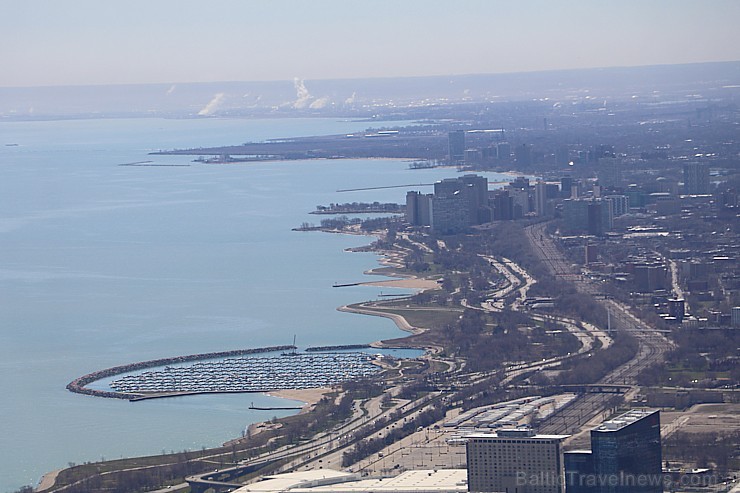 Travelnews.lv apmeklē Čikāgas augstākās ēkas Vilisa torņa skata platformu «Skydeck Chicago». Atbalsta: Finnair 221860