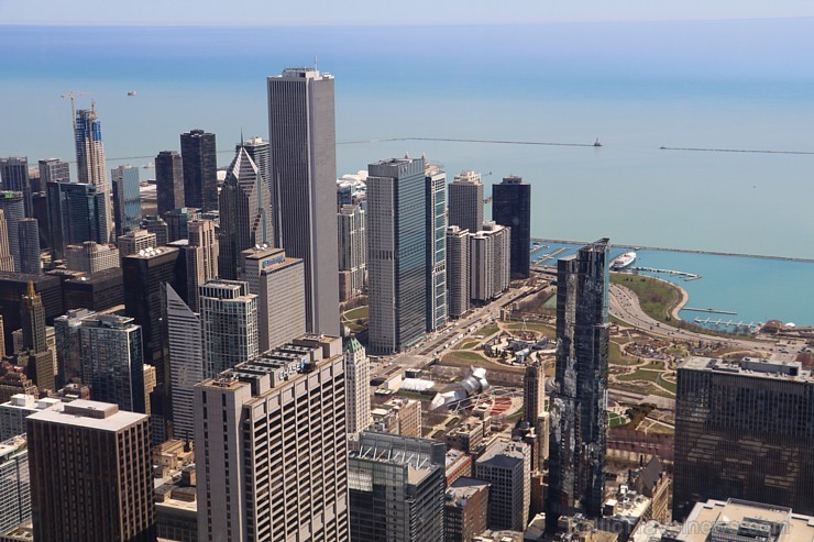 Travelnews.lv apmeklē Čikāgas augstākās ēkas Vilisa torņa skata platformu «Skydeck Chicago». Atbalsta: Finnair 221884
