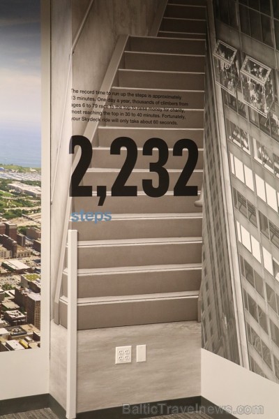 Travelnews.lv apmeklē Čikāgas augstākās ēkas Vilisa torņa skata platformu «Skydeck Chicago». Atbalsta: Finnair 221895