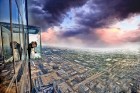 Travelnews.lv apmeklē Čikāgas augstākās ēkas Vilisa torņa skata platformu «Skydeck Chicago». Atbalsta: Finnair 25