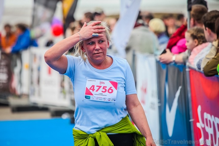 Daugavpilī ap trīs tūkstošiem cilvēku izskrien skriešanas seriāla pusmaratonā 221939