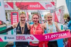 Daugavpilī ap trīs tūkstošiem cilvēku izskrien skriešanas seriāla pusmaratonā 5