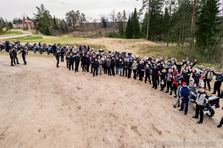 Par godu Latvijas valsts simtgadei, 100 motociklisti dodas braucienā cauri Latvijai 222138