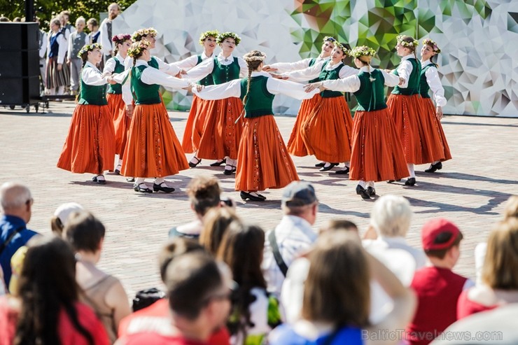 753. dzimšanas dienā Jelgavas iedzīvotāji un viesi varēja baudīt plašu izklaides un kultūras programu 223978