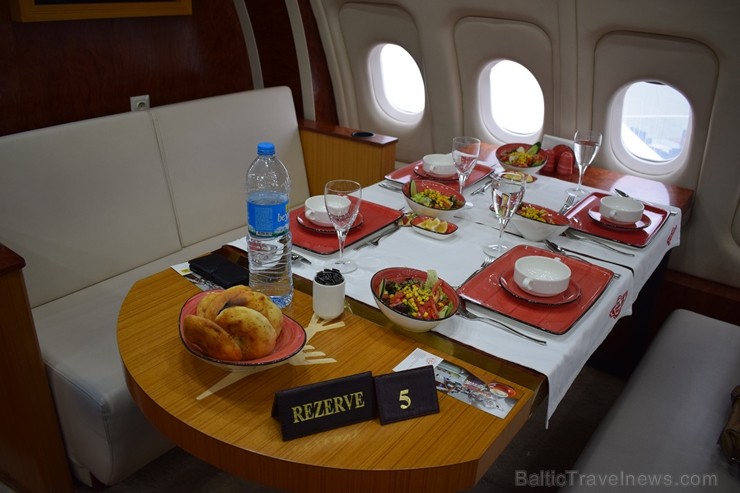 Turcijas Zvaigžņu parka avio restorāna galdiņš. 224567