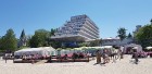 Karstais un saulainais laiks ir piepildījis Jūrmalas pludmali ar atpūtniekiem un tūristiem. Foto: Samsung Note8 3