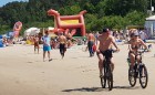 Karstais un saulainais laiks ir piepildījis Jūrmalas pludmali ar atpūtniekiem un tūristiem. Foto: Samsung Note8 9