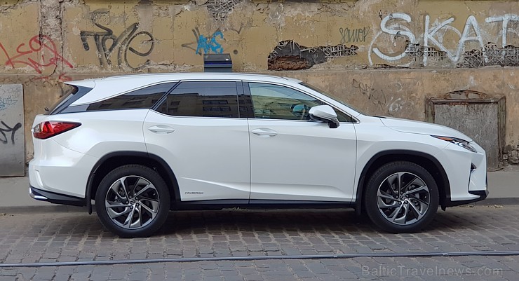 Travelnews.lv ar jauno 7-vietīgo «Lexus RX 450hL» apceļo Jelgavu, Jūrmalu, Talsus un Rīgu 224739