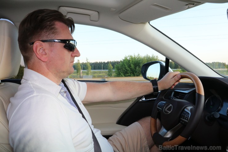 Travelnews.lv ar jauno 7-vietīgo «Lexus RX 450hL» apceļo Jelgavu, Jūrmalu, Talsus un Rīgu 224758