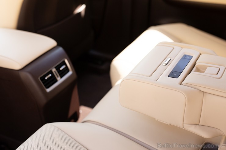 Japāņu premium klases zīmols piedāvā «Lexus RX 450hL» Jūrmalas skatos 224853