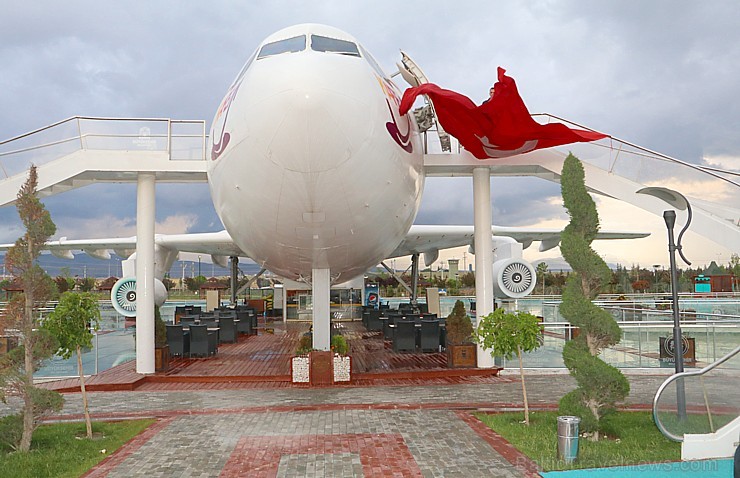 Travelnews.lv Konjā iepazīst «Türk Yıldızları Parkı» lidmašīnas restorānu. Sadarbībā ar «Turkish Airlines» 224934