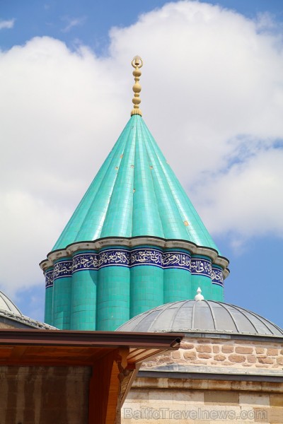 Travelnews.lv iepazīst Mevlevi jeb Rūmī mauzoleju, muzeja ēku, mošeju un centrālo laukumu. Sadarbībā ar Turkish Airlines 225032