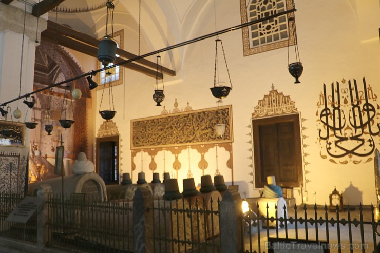 Travelnews.lv iepazīst Mevlevi jeb Rūmī mauzoleju, muzeja ēku, mošeju un centrālo laukumu. Sadarbībā ar Turkish Airlines 225034
