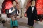 Travelnews.lv iepazīst Mevlevi jeb Rūmī mauzoleju, muzeja ēku, mošeju un centrālo laukumu. Sadarbībā ar Turkish Airlines 34