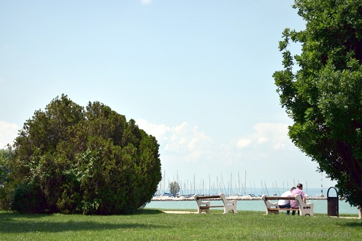 Ungārijas milzu ezeru Balatonu var sajaukt ar jūru 225419