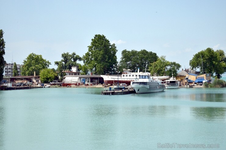 Ungārijas milzu ezeru Balatonu var sajaukt ar jūru 225426
