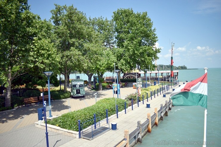 Ungārijas milzu ezeru Balatonu var sajaukt ar jūru 225427