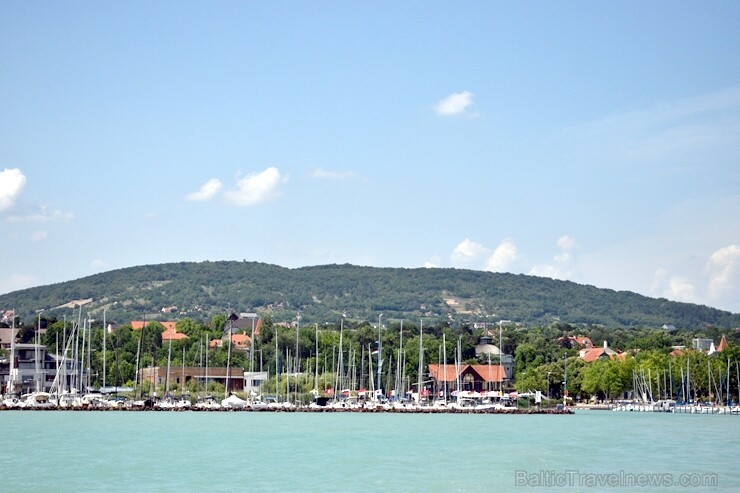 Ungārijas milzu ezeru Balatonu var sajaukt ar jūru 225428