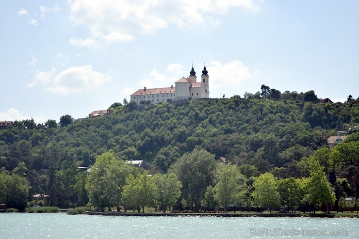Ungārijas milzu ezeru Balatonu var sajaukt ar jūru 225429