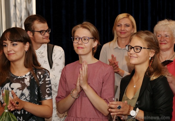 «SemaraH Hotels» apņemas atbalstīt jaunos Latvijas māksliniekus 225622