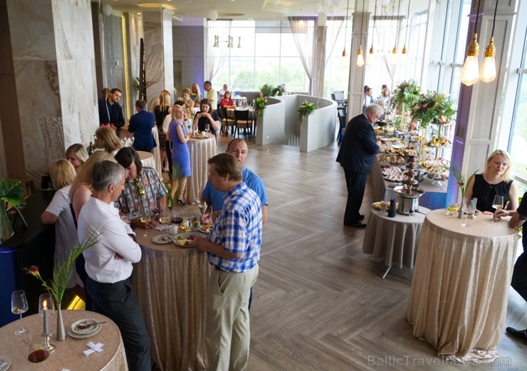«Bellevue Park Hotel Riga» skaisto jumta terasi «Le Sommet» atklāj ar bagātīgu ballīti 226411